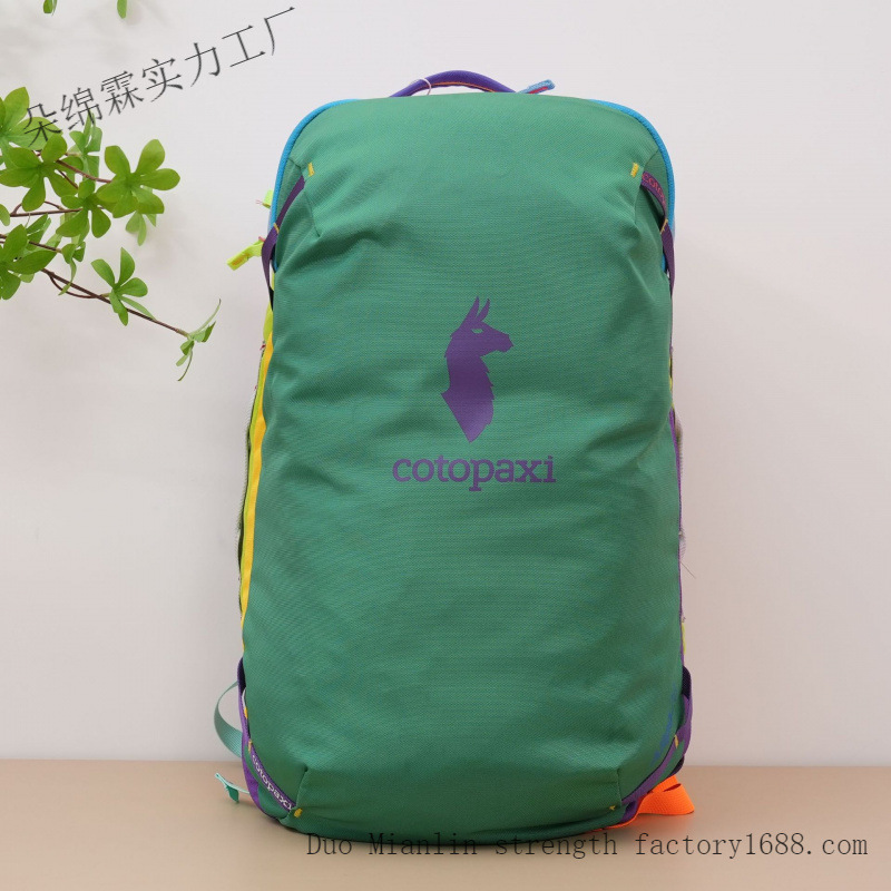 Zaino Impermeabile Bicolore Uo - Women Bags 2026 recensione e prezzo